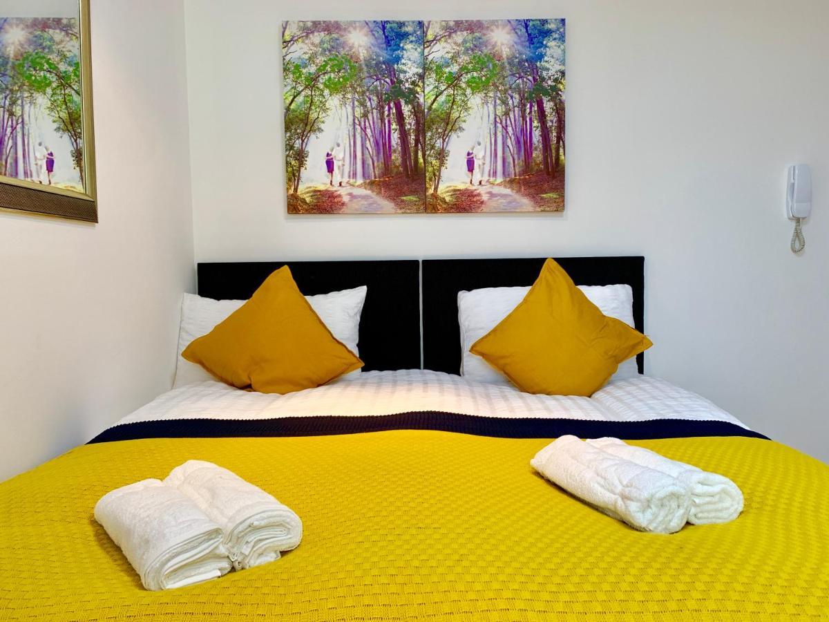 Appartamento Apartments, Private Bathroom, Kitchenette, Parking, Np5 Londra